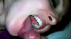 Hot girlfriend loves cum in her mouth